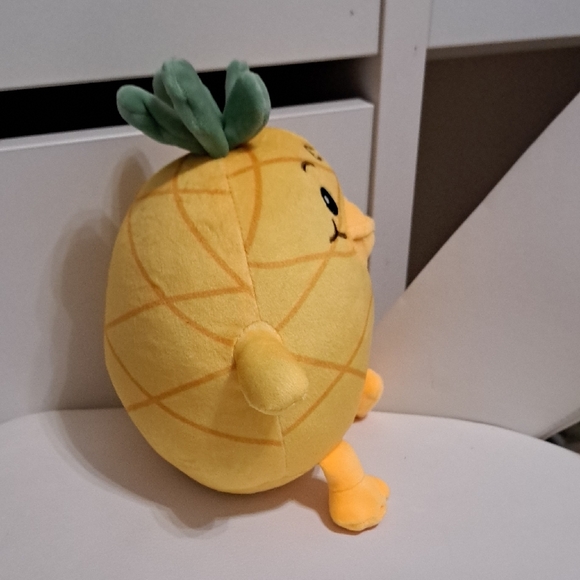 Pineapple Plush Toy for Small Pets - Yellow and Green - Picture 2 of 6